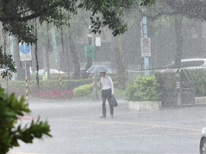 低壓帶移入水氣西部19日前防大雨 20日起一週天氣穩定