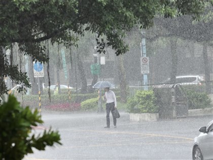 早安世界》低壓帶移入水氣西部19日前防大雨 20日起一週天氣穩定