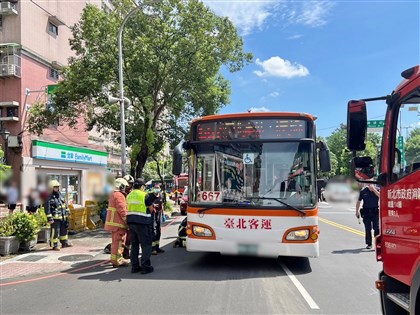 台北客運轉彎未停讓撞斃行人 新北：業者未落實教育訓練罰9萬