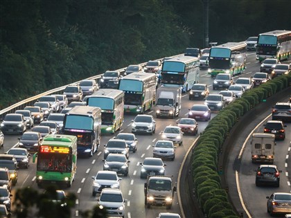 中秋國慶2連假接力到 國道高乘載管制、免收費時段一次看