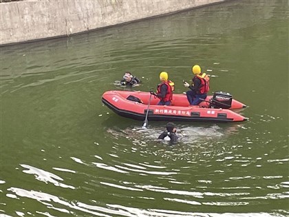 男子峨眉湖玩SUP落水失蹤 暫停夜間搜救