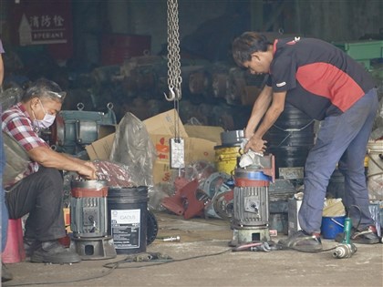 7月製造業景氣燈號轉呈黃藍燈 分數創近1年新高