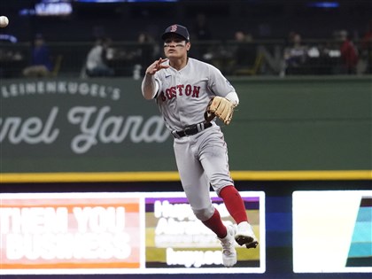 張育成與跑者相撞造成腦震盪 進7天傷兵名單