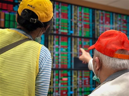 蘋概股乏力台積電翻黑 台股小漲8.8點月線得而復失