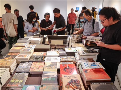 「雄獅圖書」結束特賣 陪書迷回顧台灣美術之路