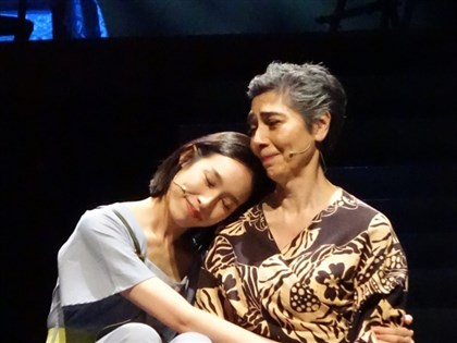 賴佩霞續演「倒垃圾」 謝念祖：演過20場有革命情感