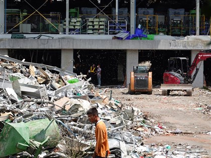 屏東明揚工廠骨骸法醫初判1具非人類 搜救行動持續