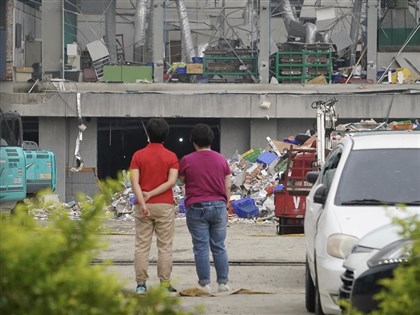 明揚工廠爆炸勇消賴俊儒殉職 賴父豎大拇指肯定兒子奉獻犧牲