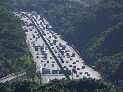 中秋連假首日國道估清晨5時湧車潮 高乘載管制時段看這裡