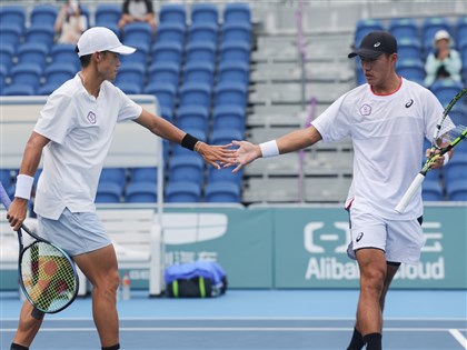 亞運網球男雙許育修莊吉生 擊退泰國組合晉級金牌戰