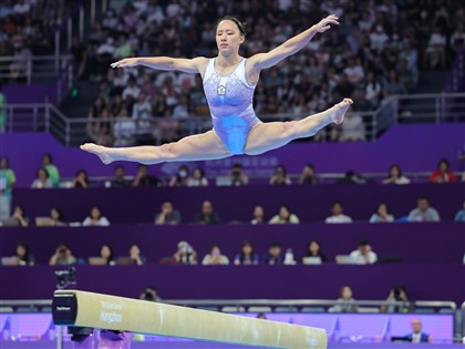 丁華恬亞運平衡木摘銅寫紀錄 曾怕進體操館透過與教練對話找回自己