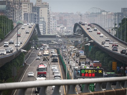 中秋連假第2日國道估下午現北上車潮 留意13地雷路段