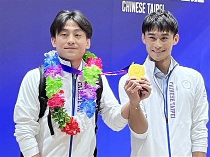 楊勇緯、連珍羚杭州亞運奪金返台 感謝外界做後盾