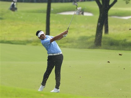 時隔13年再戰亞運高爾夫 職業好手洪健堯奪銅