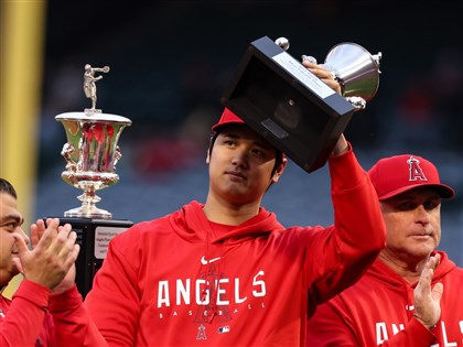 大谷翔平連3年獲天使MVP 手術後首度公開現身
