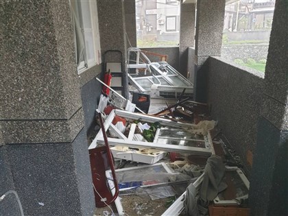 颱風小犬釀災 台東蘭嶼、屏東牡丹滿州6日停班停課【更新】