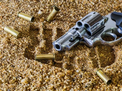 政院提修法  持制式槍砲公然開槍處7年以上徒刑