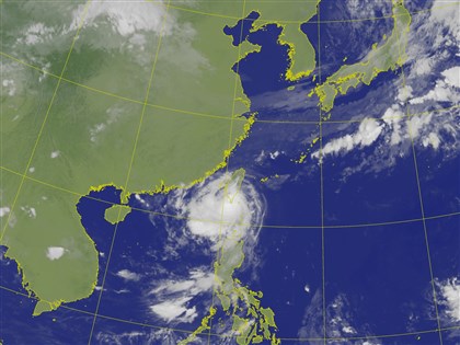 颱風小犬掠過鵝鑾鼻向西慢移 暴風圈罩台中以南花東澎湖【更新】