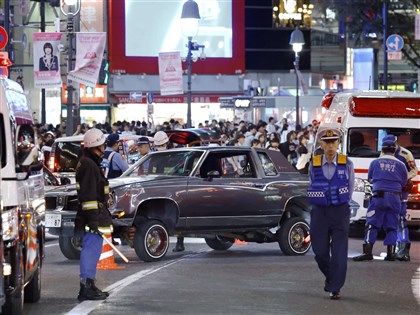 東京澀谷站前汽車衝撞人群7傷 駕駛被捕稱方向盤轉錯邊[影]