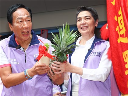 何時繳交連署書 郭辦：預估10月最後一週