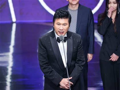 「最強綜藝秀」奪金鐘綜藝節目 胡瓜出道40年獲獎喊退而不休