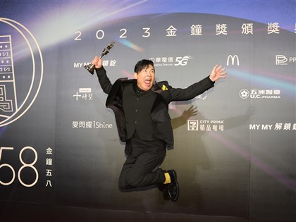 曾國城3度奪金鐘益智實境主持人 盼一字千金讓人感受寫字很有靈魂