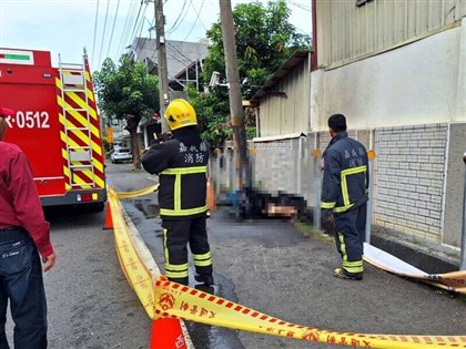 嘉縣18歲男騎重機疑自撞起火 逃生不及喪命[影]