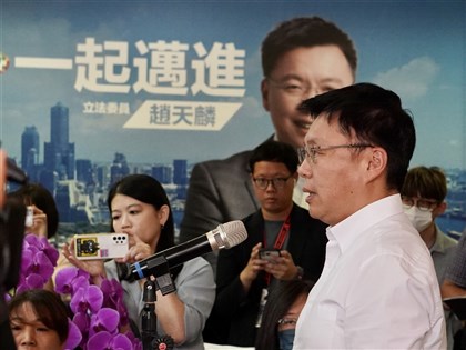 趙天麟承認多年前婚外情  現身高雄服務處致歉