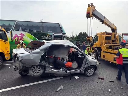 客運業者肇事頻傳 王國材：3週內提評鑑制度檢討報告