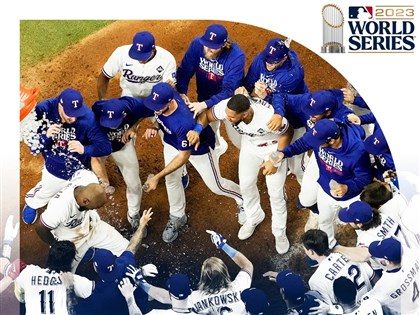 世界大賽首戰 遊騎兵關鍵2轟延長賽氣走響尾蛇[影]