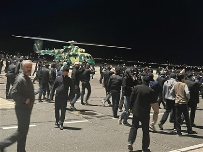 暴民闖跑道找以色列人 俄達吉斯坦首府機場關閉