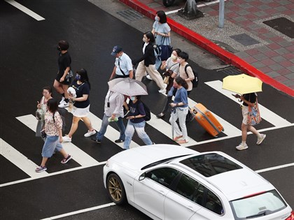 王國材：停讓行人下一波執法重點換無號誌路口