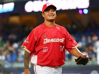 台灣大賽G4桃猿龍隊打序變動 41歲林智勝先發坦言很緊張
