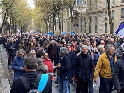 巴黎10萬人上街譴責反猶太主義 「種族主義不是意見而是犯罪」