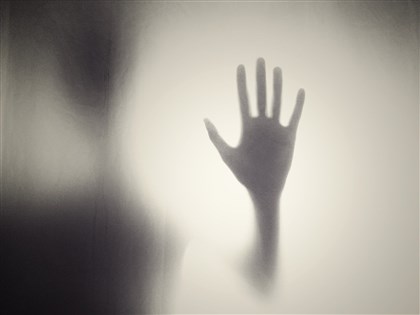 國小女老師性侵男學童9次還產子 一審判刑17年半