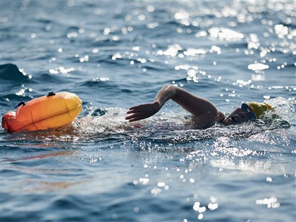 許汶而愛海樂當「孤泳者」 挑戰泳渡英吉利海峽當台灣第一人【專訪】