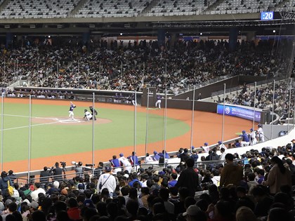 亞錦大巨蛋開幕賽台灣對韓國加開4000外野席 票價400元28日中午開賣