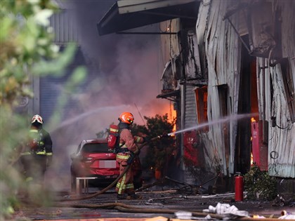 新北泰山火災17家廠房付之一炬 1人受傷送醫