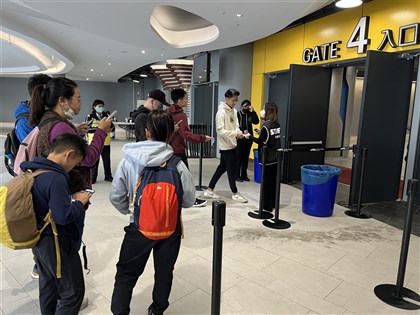 民眾受困大巨蛋樓梯間 遠雄清查工區、蔣萬安要求改進標示