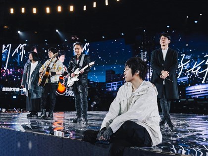 五月天假唱風波 阿信正面回應：除了真唱沒其他感動你的方式