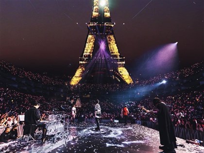 五月天巴黎演唱會開直播闢謠假唱 線上逾6萬人觀看[影]