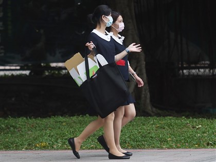 景氣趨緩影響獎金發放 前10月實質總薪資年減0.87%近7年首見負成長