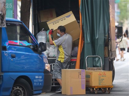 最低工資法三讀通過 違反者最重可罰150萬元、公布姓名