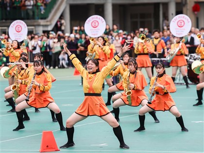 北一女校慶颳橘色炫風橘高校同場演出 台日最強樂儀旗隊爭鋒[影]