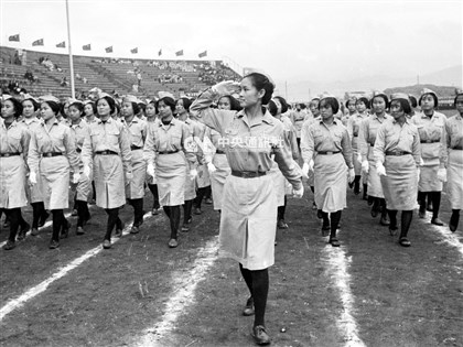 開箱老照片》育達商職校慶 中國小姐劉秀嫚任分列式隊長