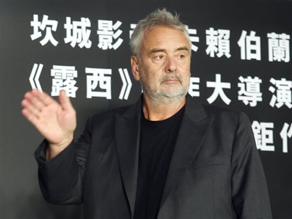 盧貝松新片「人犬」狗狗待遇高 化妝師、SPA伺候