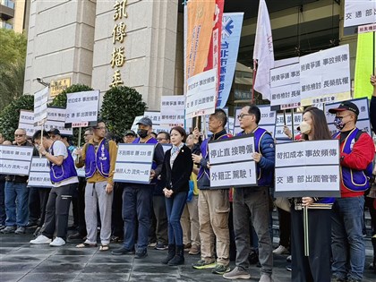 長榮機師22日起投票 不排除農曆過年罷工