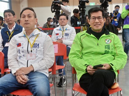 新北立委號次抽籤羅致政葉元之口角互嗆 林金結拿金牛角勸架