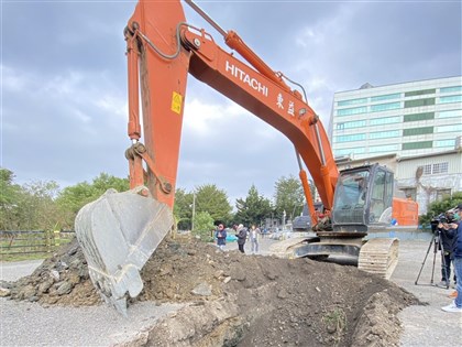 柯文哲農地挖出磚塊 竹市府：剩餘土石方回填