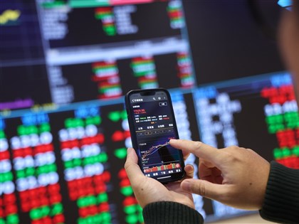 2023年台股大漲3793點 股民平均賺逾百萬